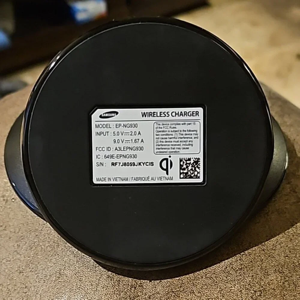 Samsung Wireless Fast Charge Stand w/USB Cable